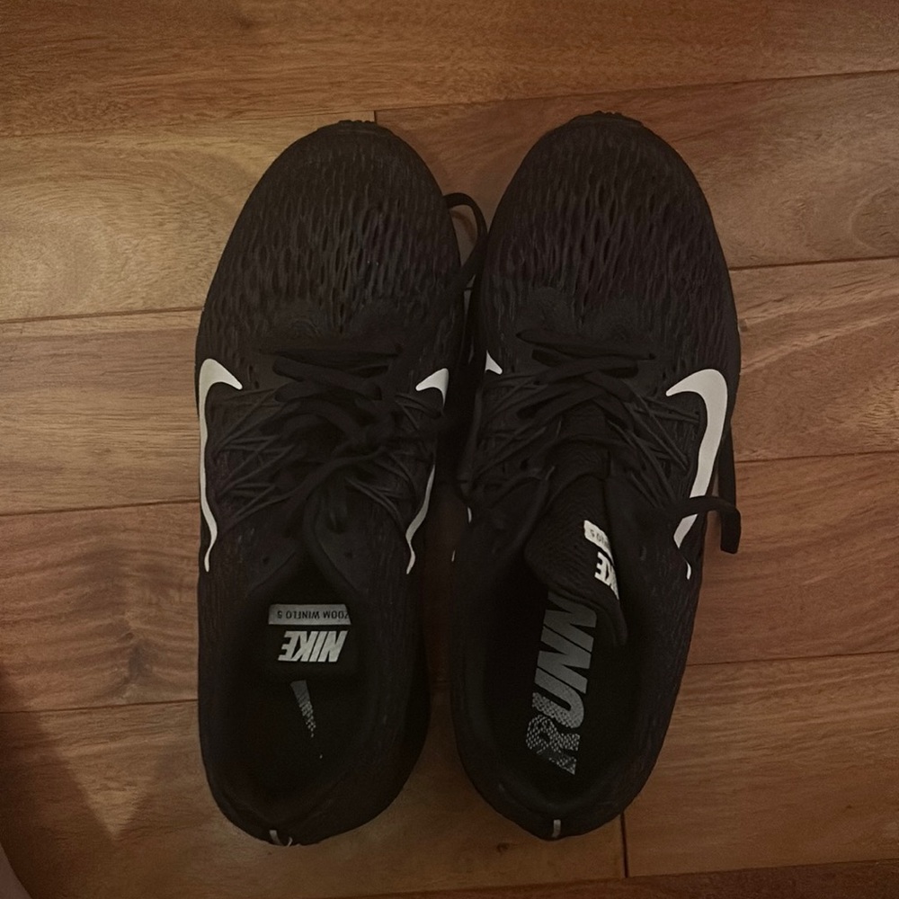 Nike zoom winflo 5 size 9.5